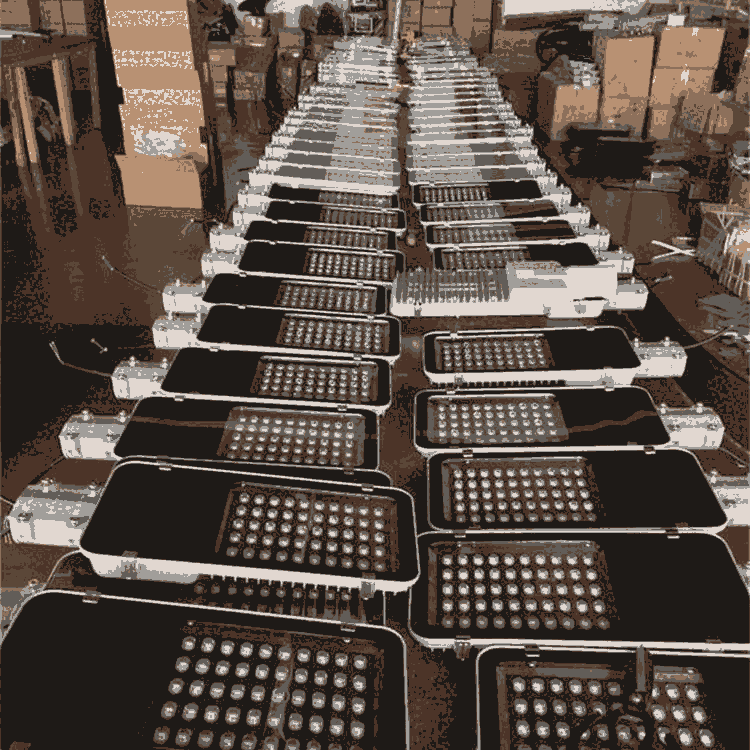 現(xiàn)貨4-8米太陽能路燈促銷 太陽能LED燈 景觀燈 高桿燈 生產廠家 支持來圖定制